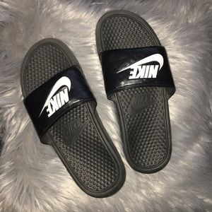 nike slides (barely worn)